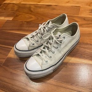 Converse women size 10 PLATFORM Chuck Taylors, white/cream/pre-worn
